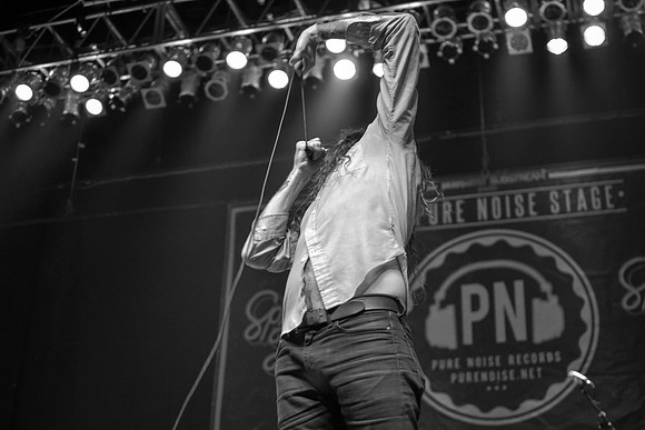 Pianos Become The Teeth